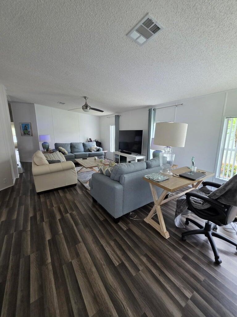 Spanish Lakes - Residential Lease