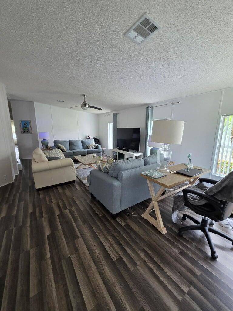 Spanish Lakes - Residential Lease