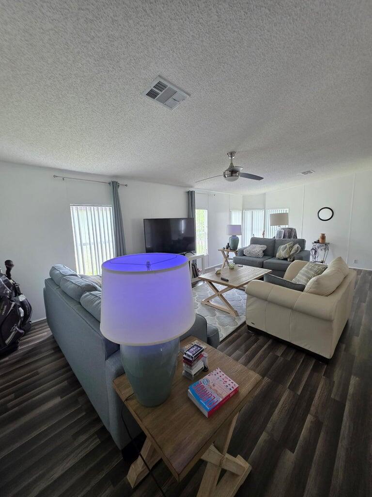 Spanish Lakes - Residential Lease