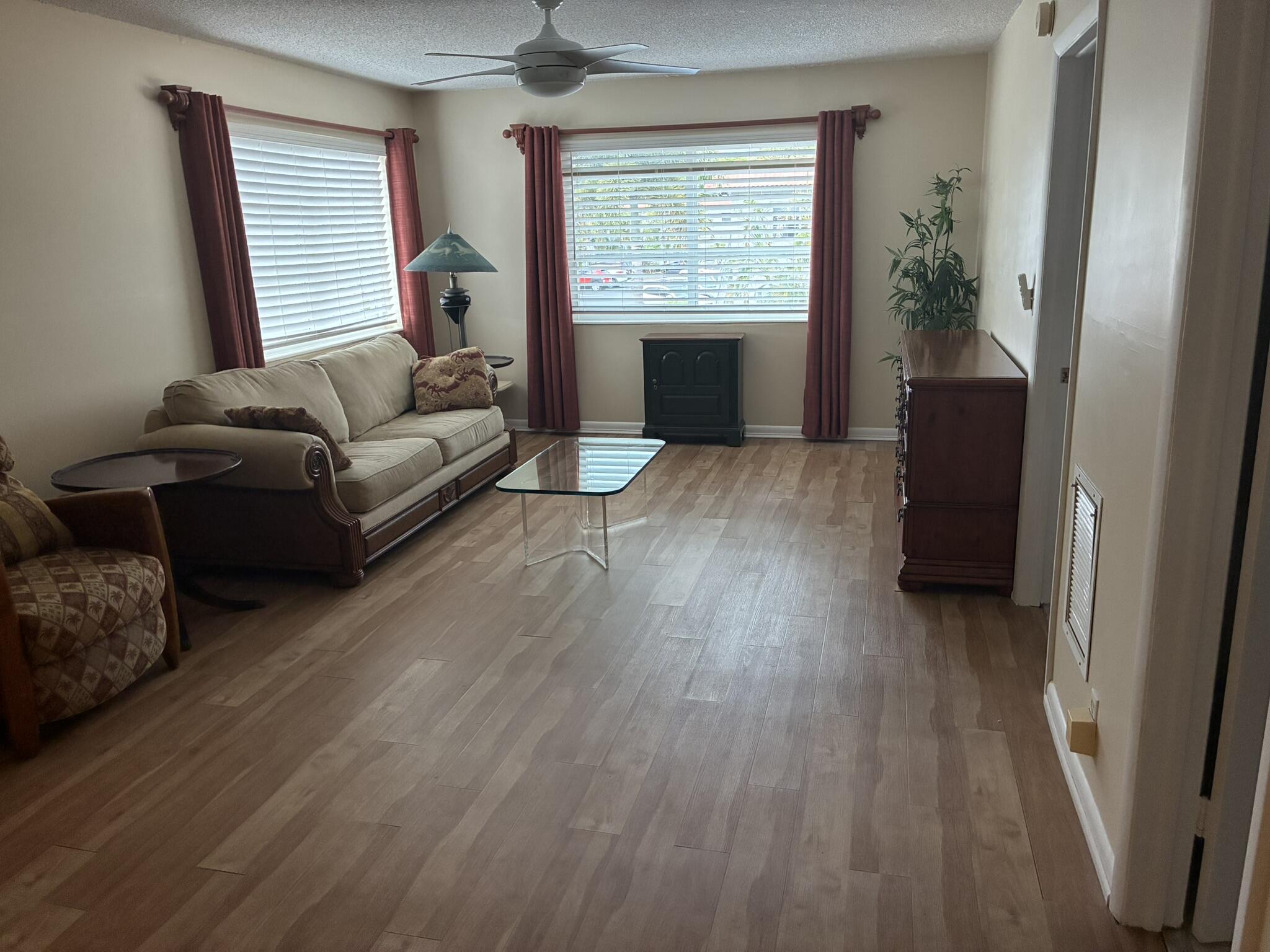 OAKLAND GROVE VILLAGE CONDO - Residential