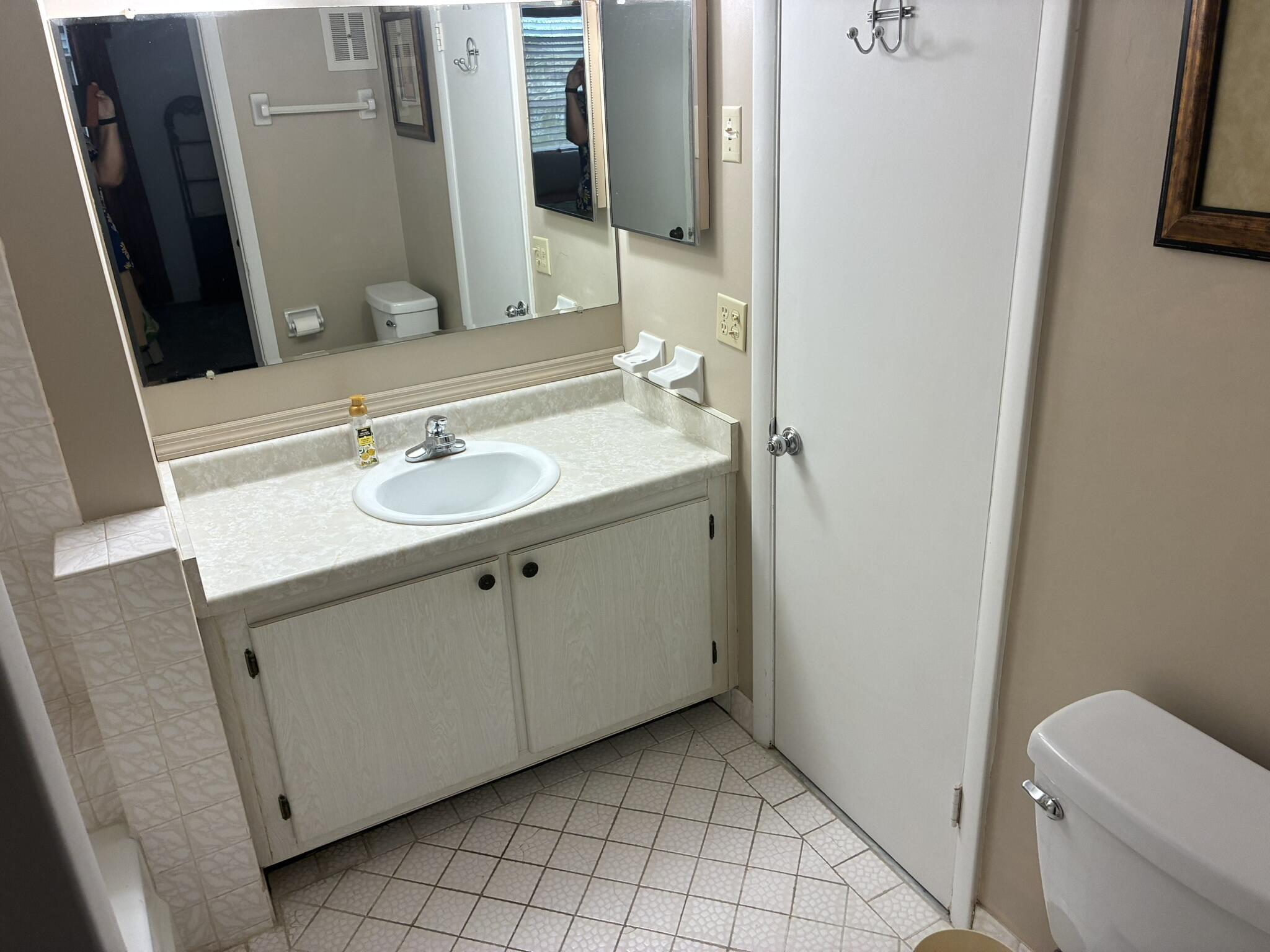 OAKLAND GROVE VILLAGE CONDO - Residential