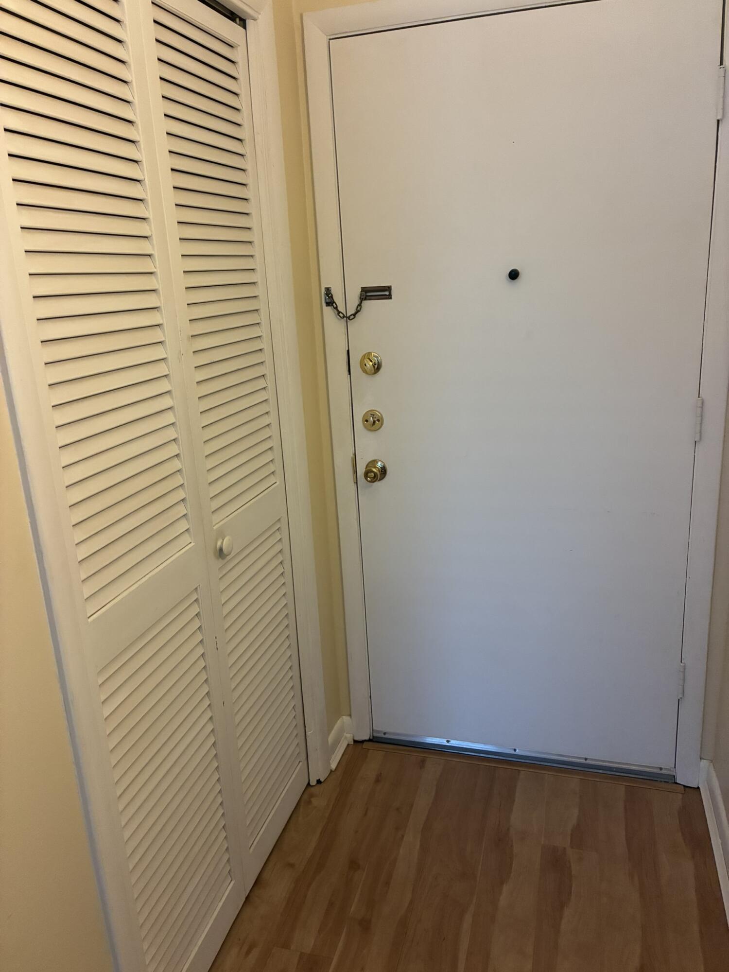 OAKLAND GROVE VILLAGE CONDO - Residential