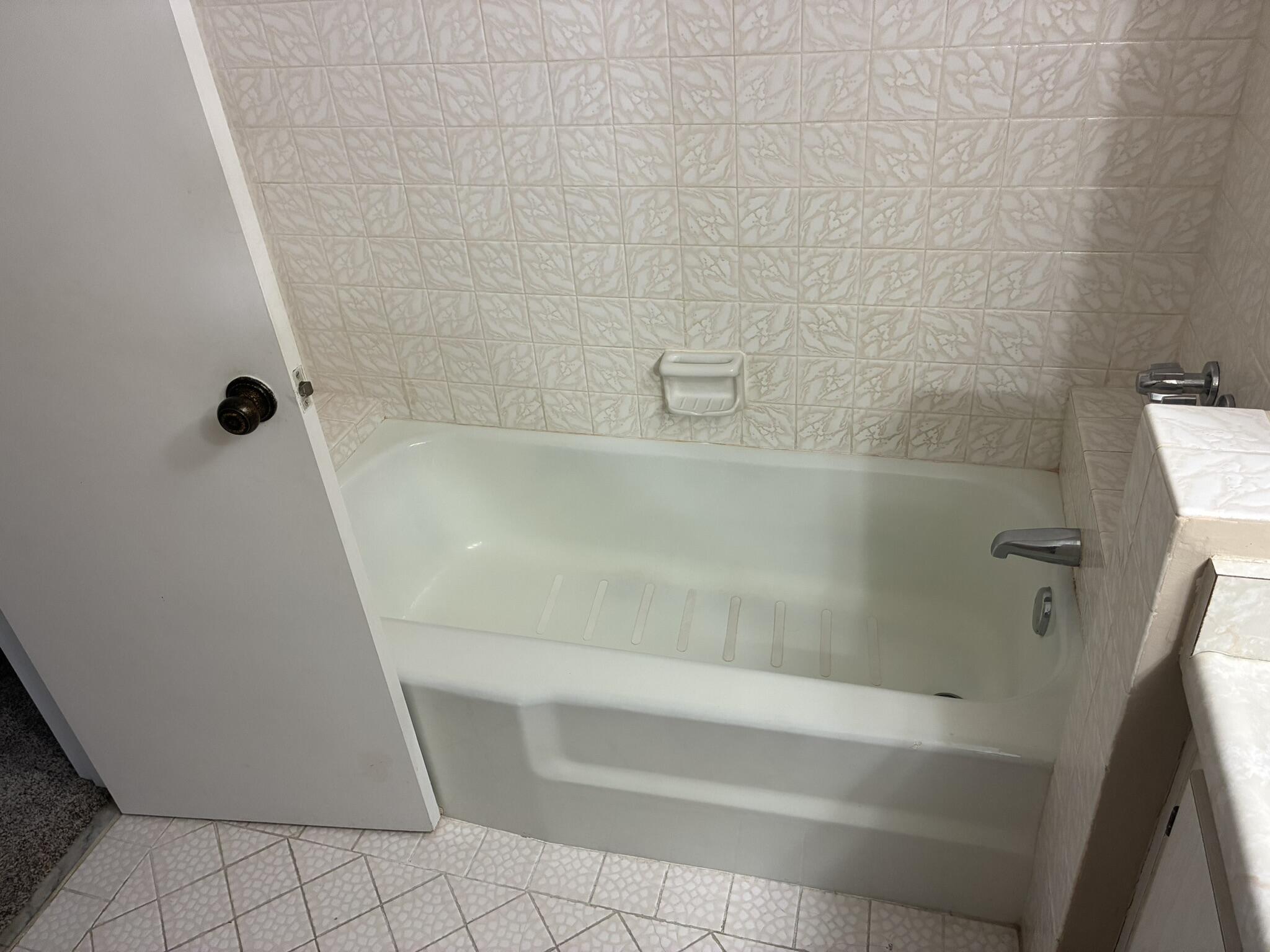 OAKLAND GROVE VILLAGE CONDO - Residential
