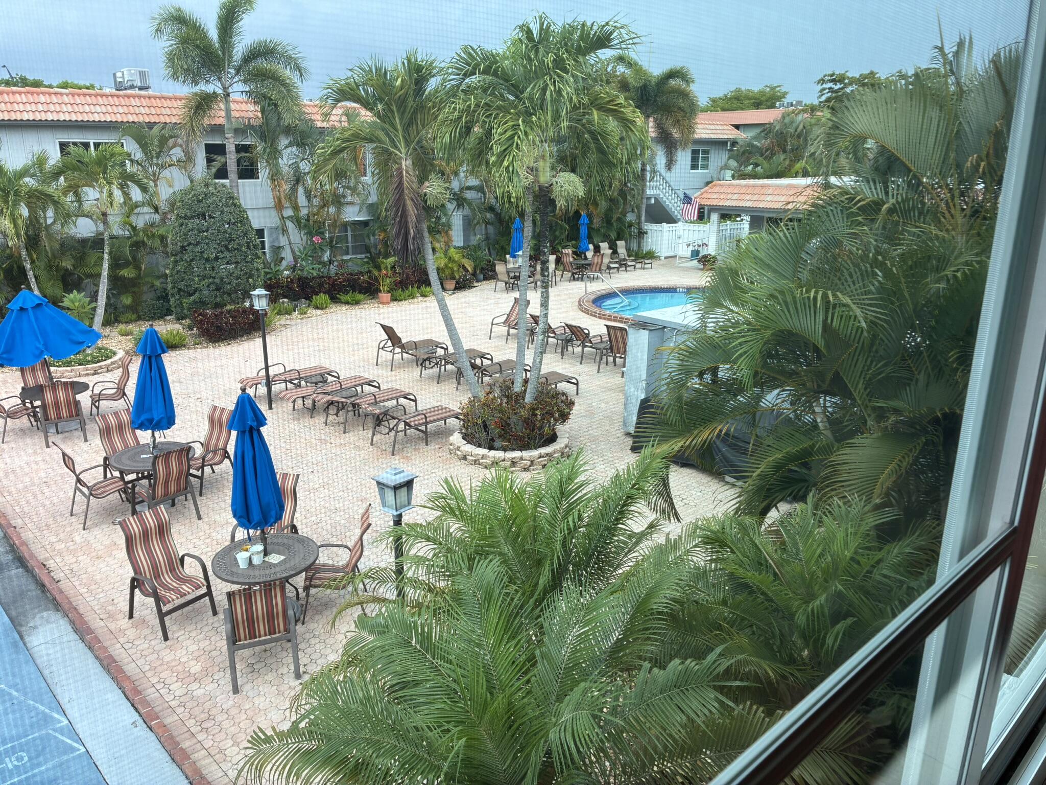 OAKLAND GROVE VILLAGE CONDO - Residential