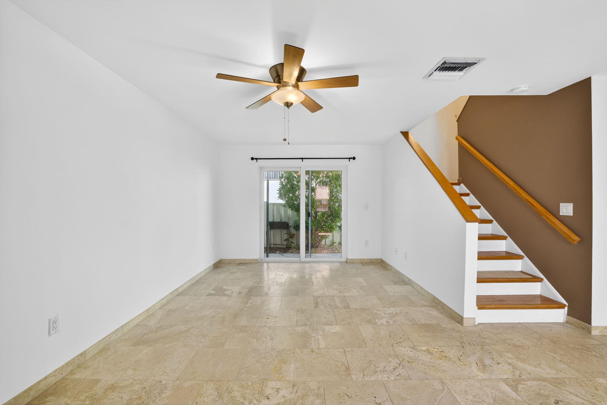 3221 NE 15th Street