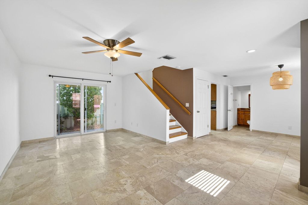 Photo of 3221 NE 15th Street, Pompano Beach, FL 33062 (MLS # B26029934)