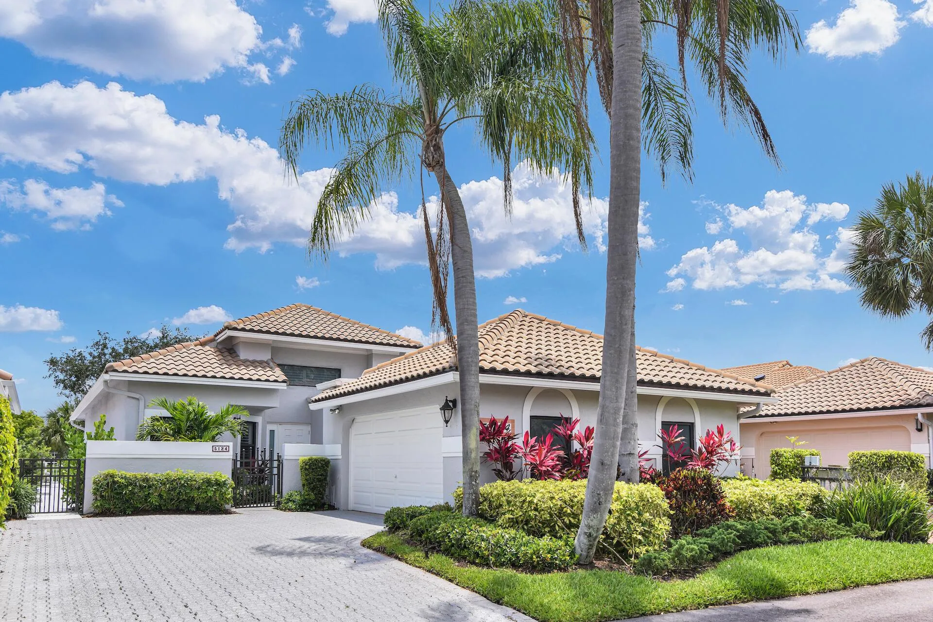 5124 Via De Amalfi Dr  