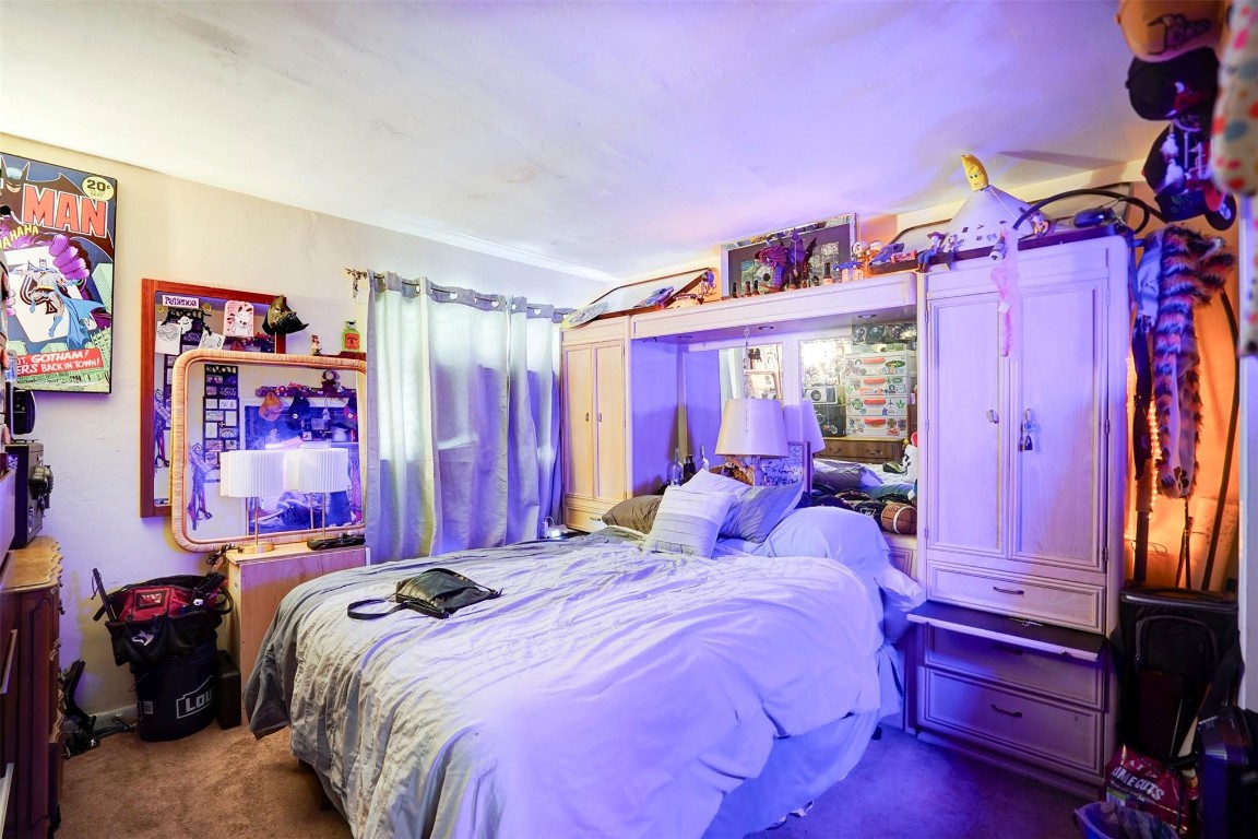 4271 NE 11th Terrace