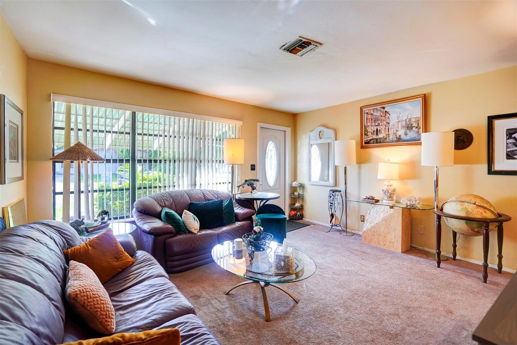 Photo of 4271 NE 11th Ter, Pompano Beach, FL 33064 (MLS # F10540308)