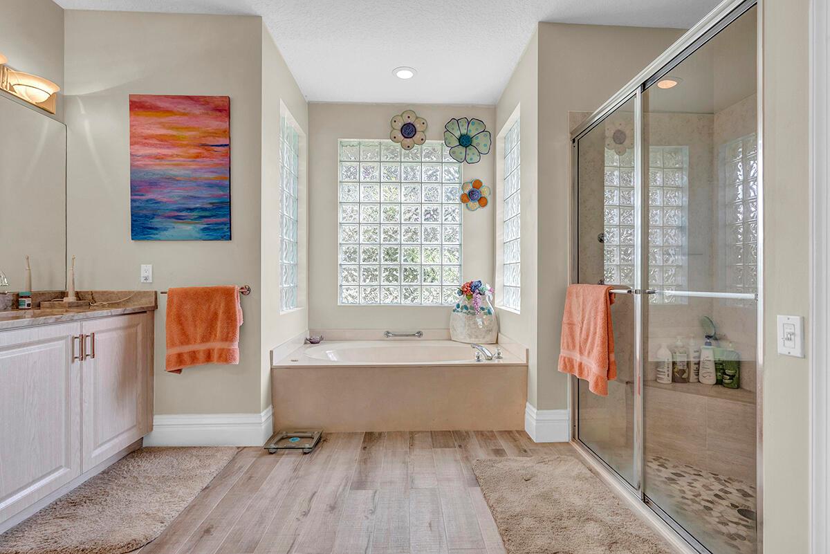 LAKERIDGE FALLS - Residential