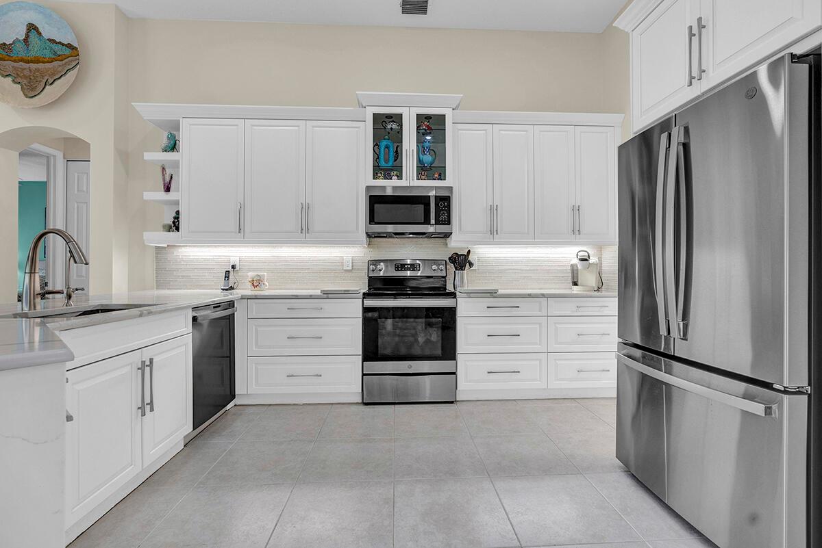 LAKERIDGE FALLS - Residential