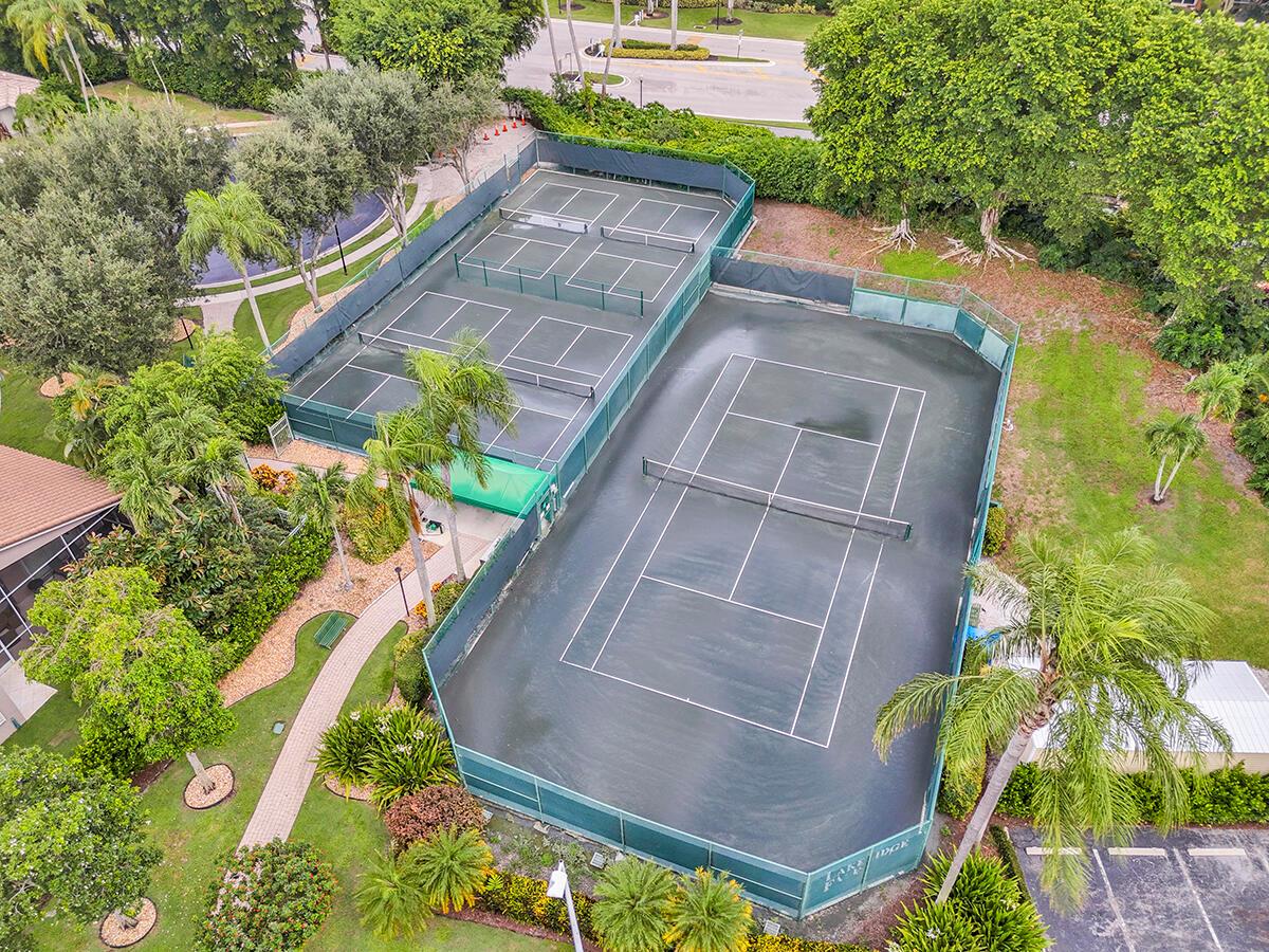 LAKERIDGE FALLS - Residential