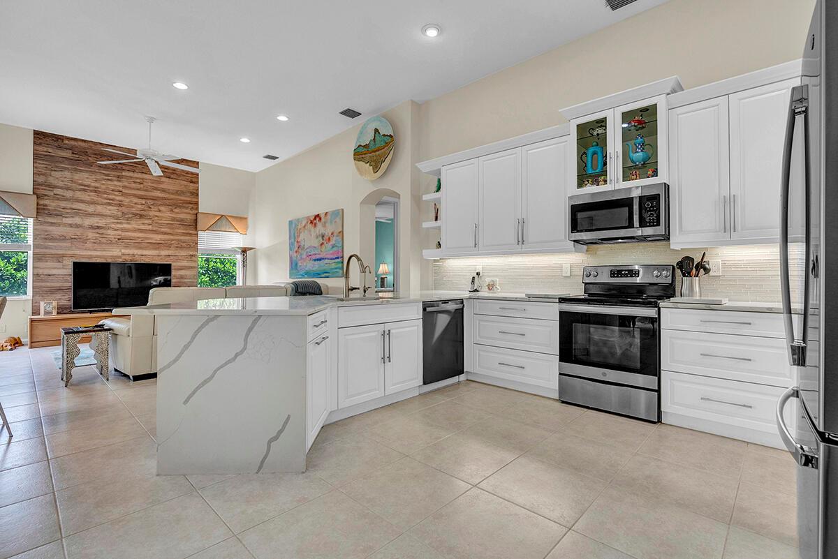 LAKERIDGE FALLS - Residential