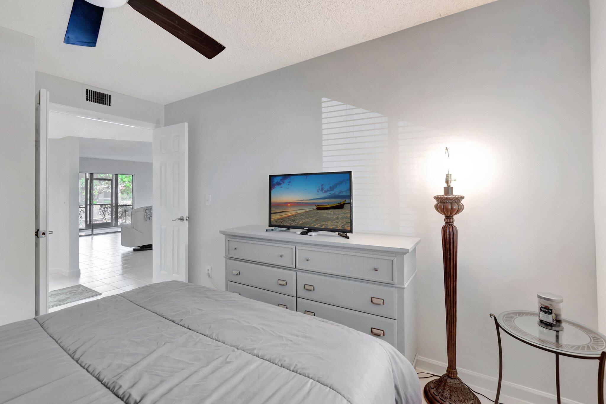 COACH HOUSES OF TOWN PLACE CONDO - Residential