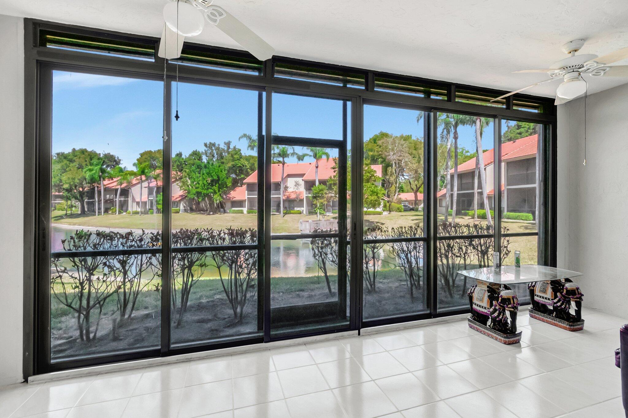 COACH HOUSES OF TOWN PLACE CONDO - Residential