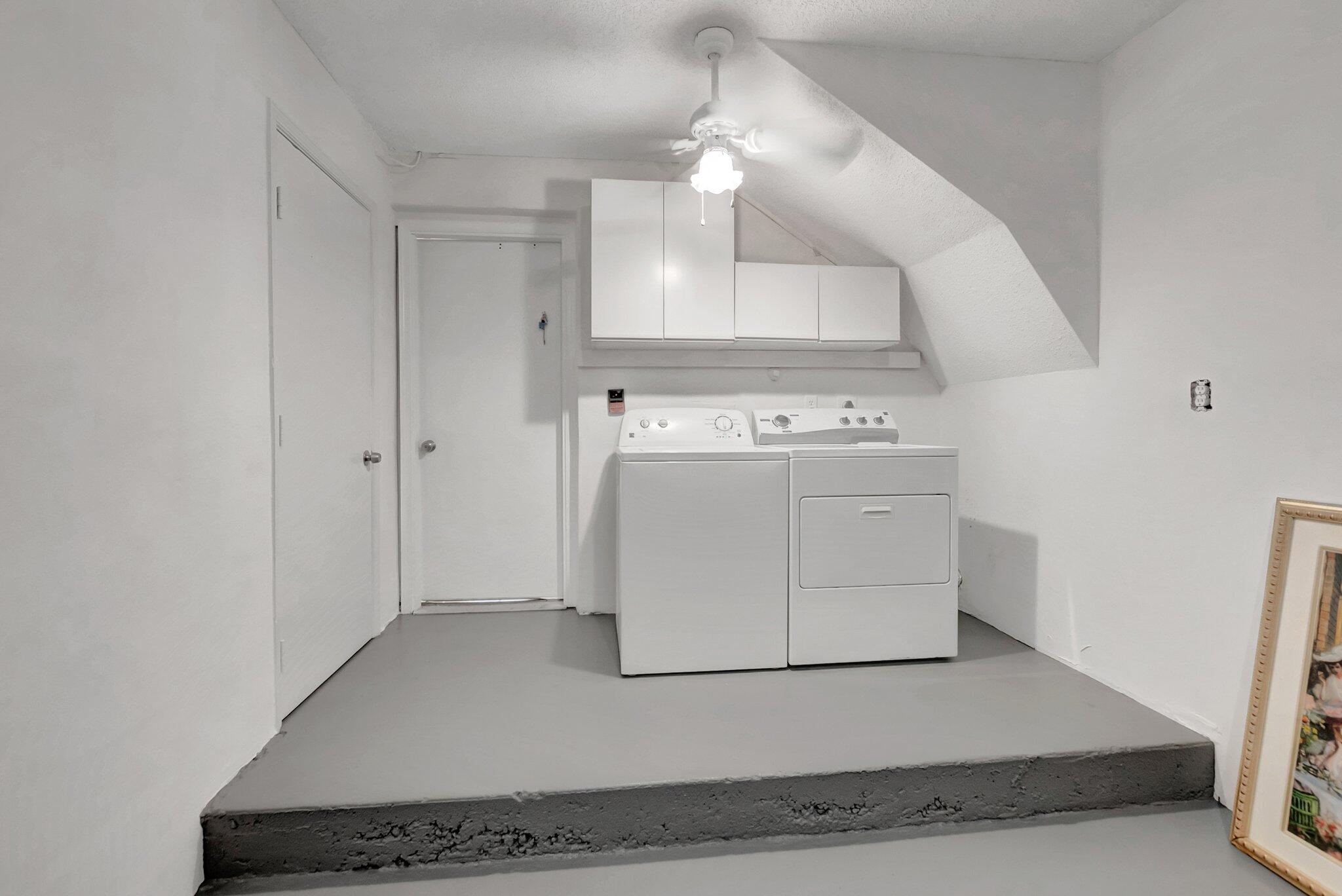 COACH HOUSES OF TOWN PLACE CONDO - Residential