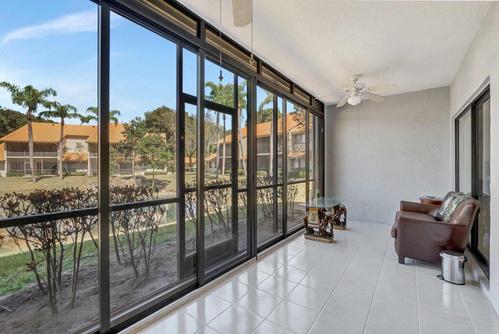 COACH HOUSES OF TOWN PLACE CONDO - Residential