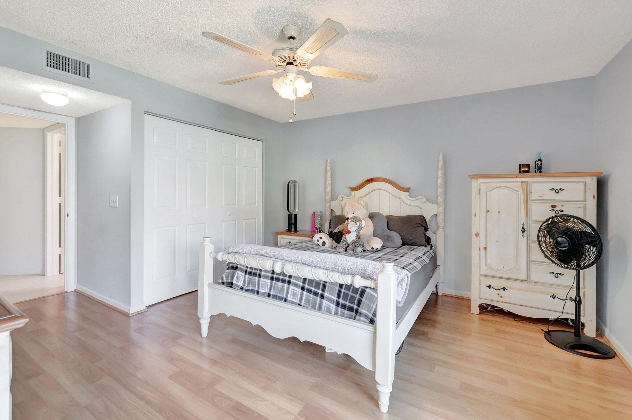 COACH HOUSES OF TOWN PLACE CONDO - Residential