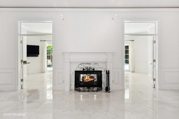 OLD PORT VILLAGE 1 A - Residential