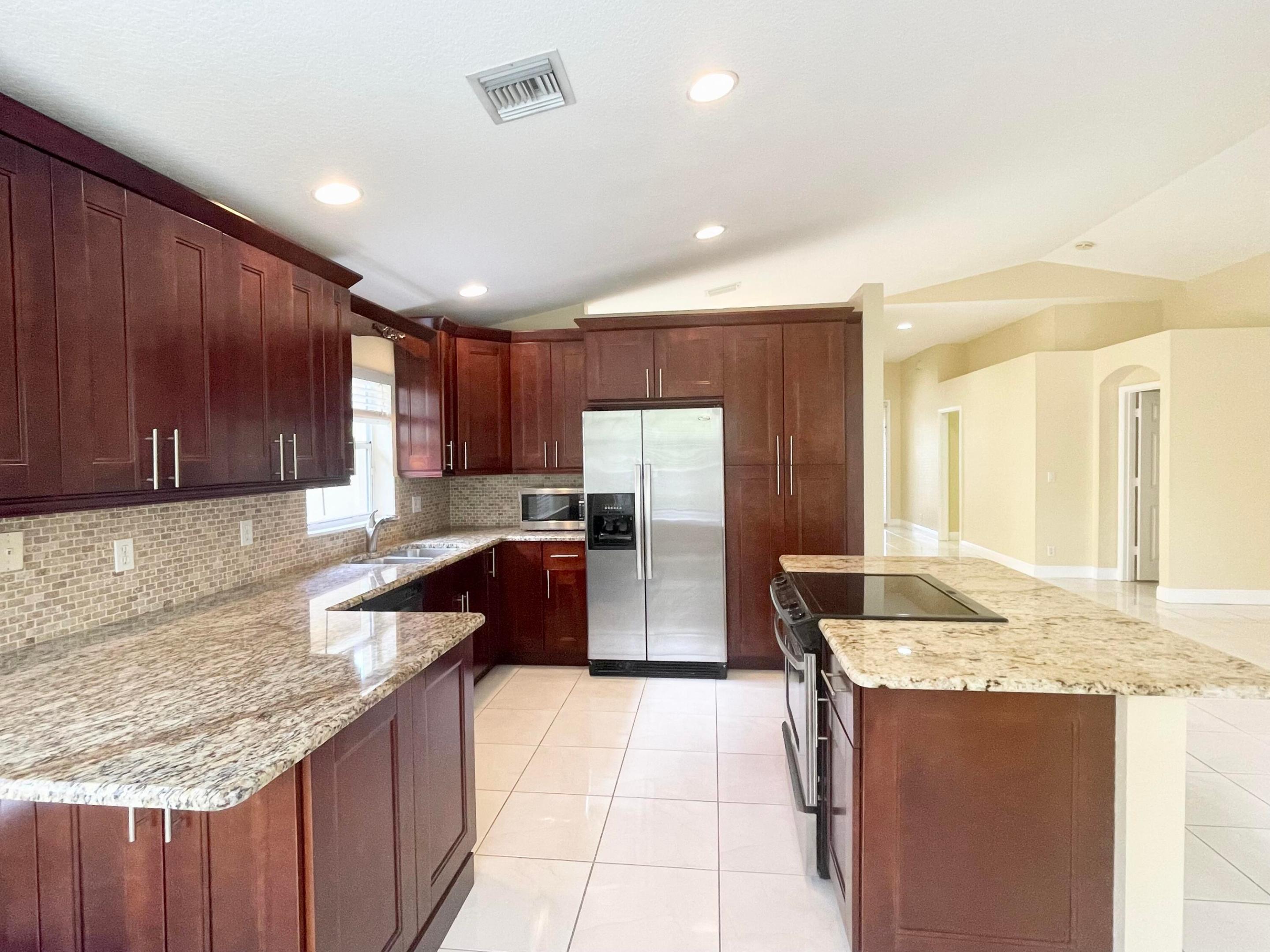 2425 Pigeon Cay