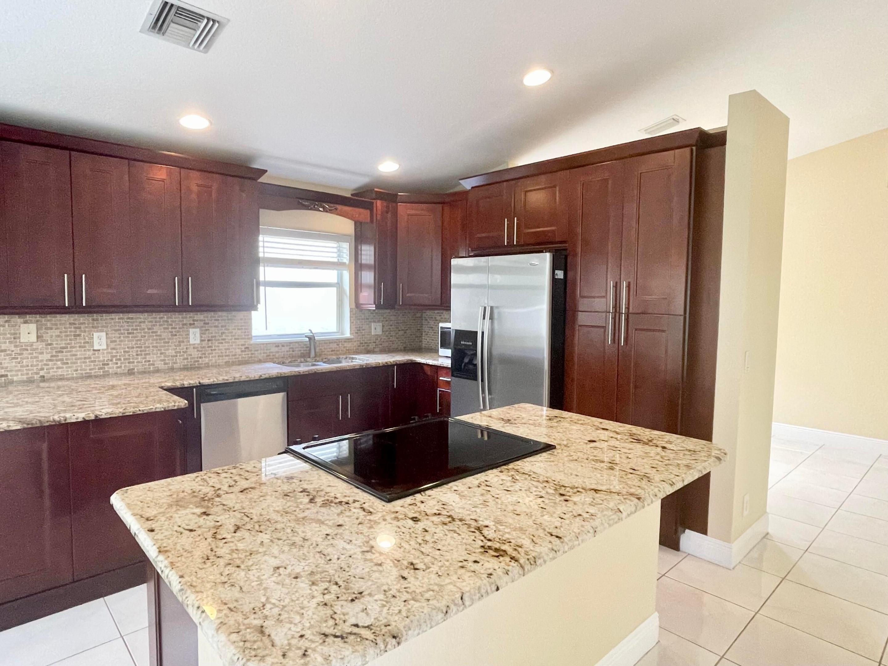 2425 Pigeon Cay