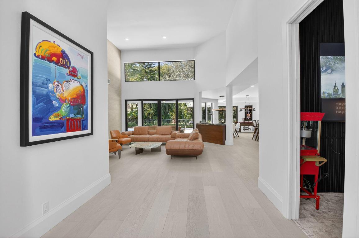 WOODFIELD COUNTRY CLUB - Residential