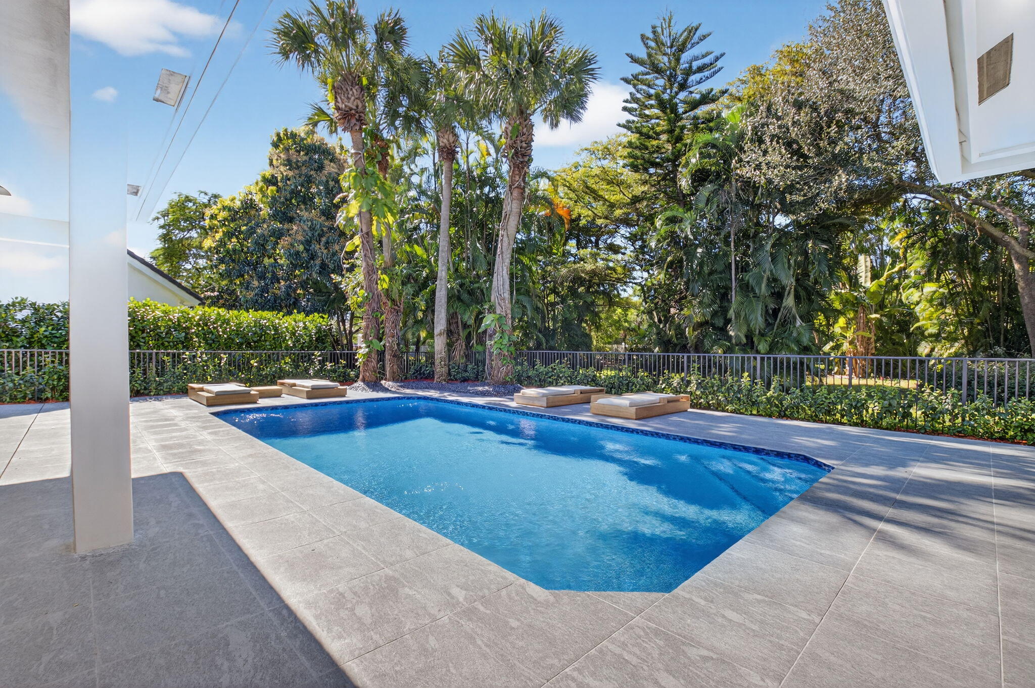 WOODFIELD COUNTRY CLUB - Residential