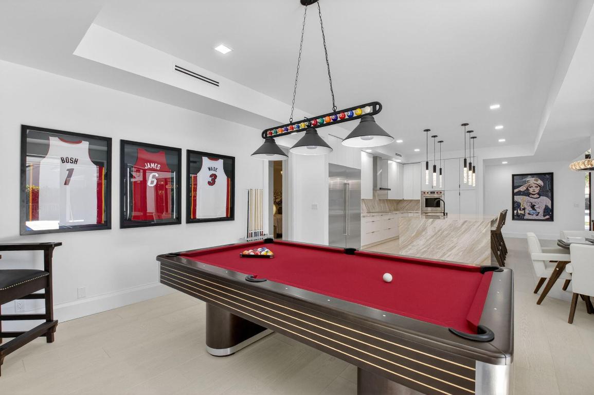 WOODFIELD COUNTRY CLUB - Residential