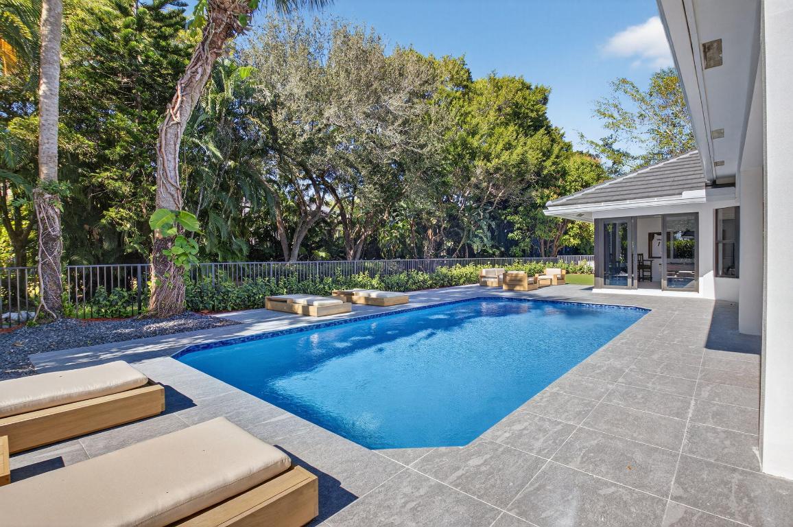 WOODFIELD COUNTRY CLUB - Residential