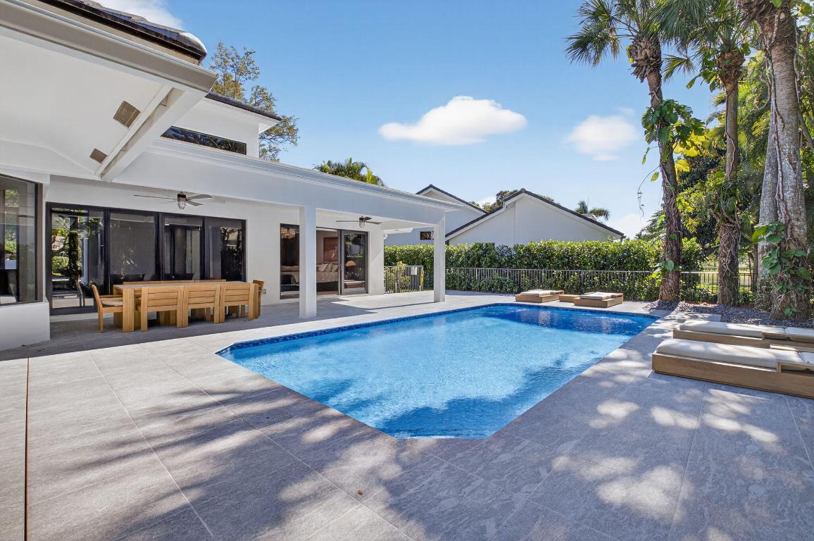 WOODFIELD COUNTRY CLUB - Residential