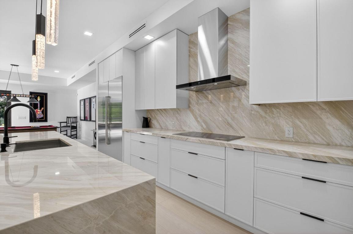 WOODFIELD COUNTRY CLUB - Residential