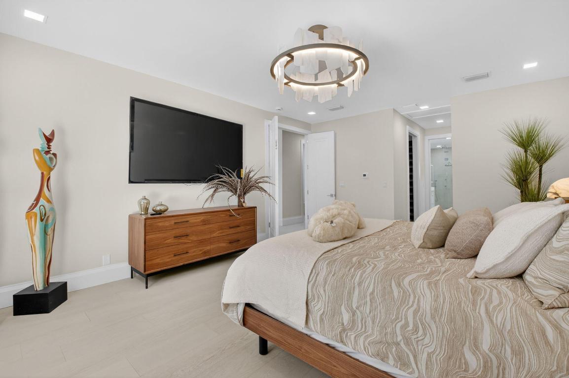 WOODFIELD COUNTRY CLUB - Residential