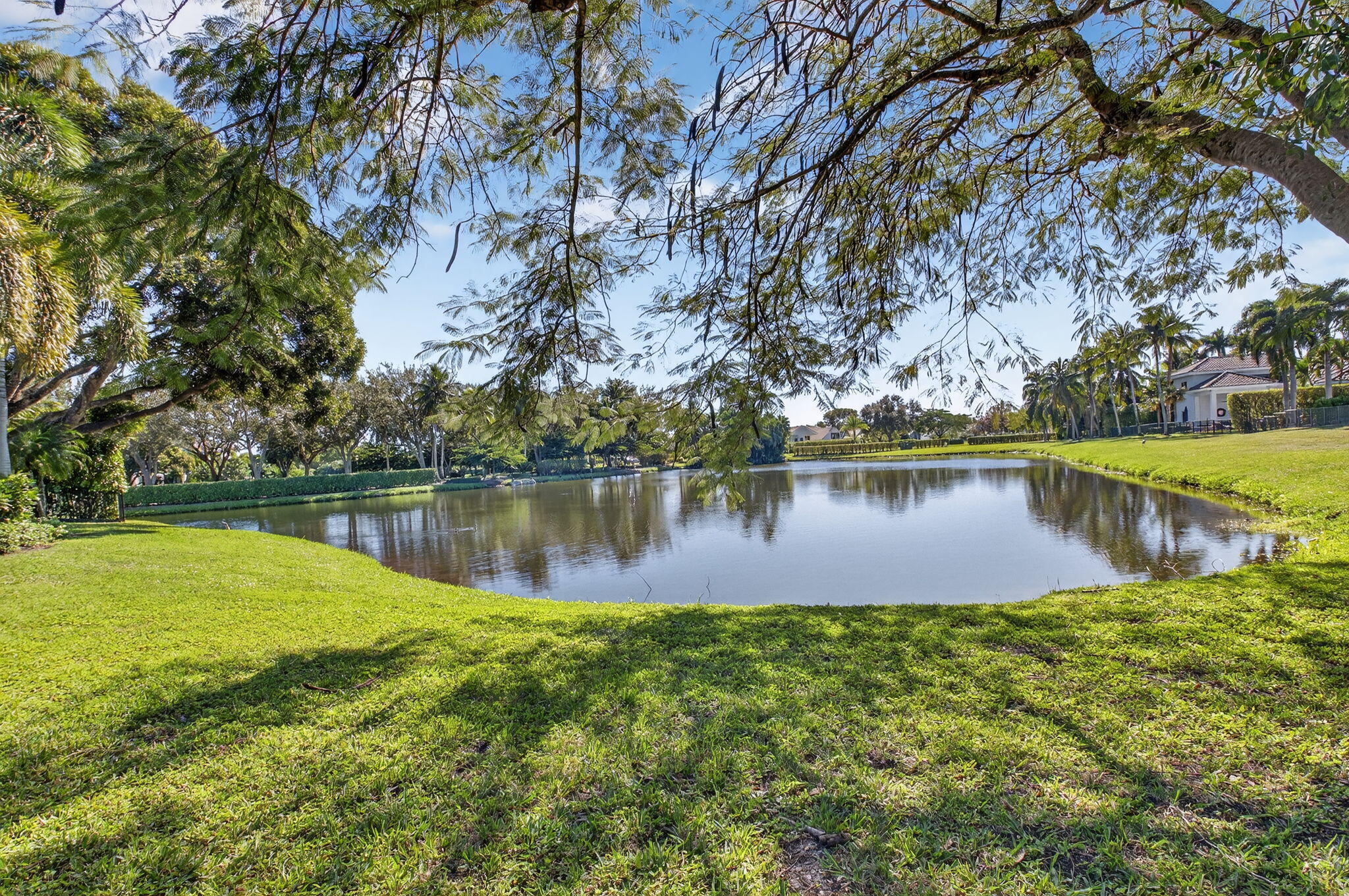 WOODFIELD COUNTRY CLUB - Residential