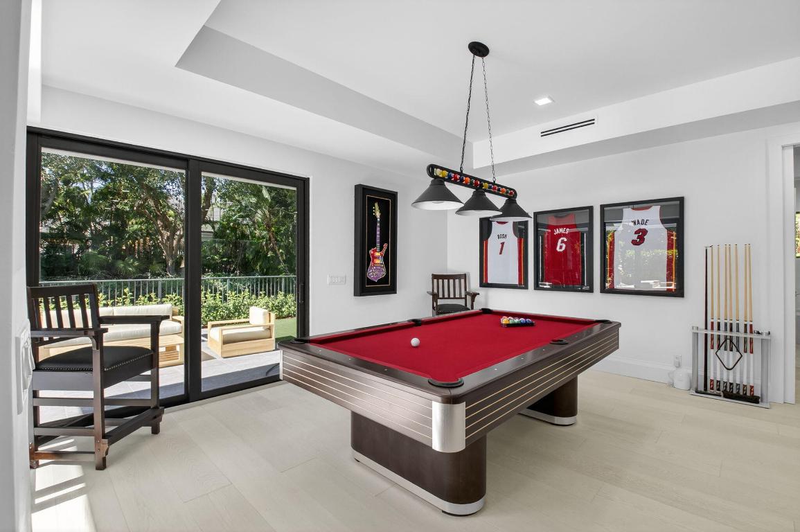 WOODFIELD COUNTRY CLUB - Residential