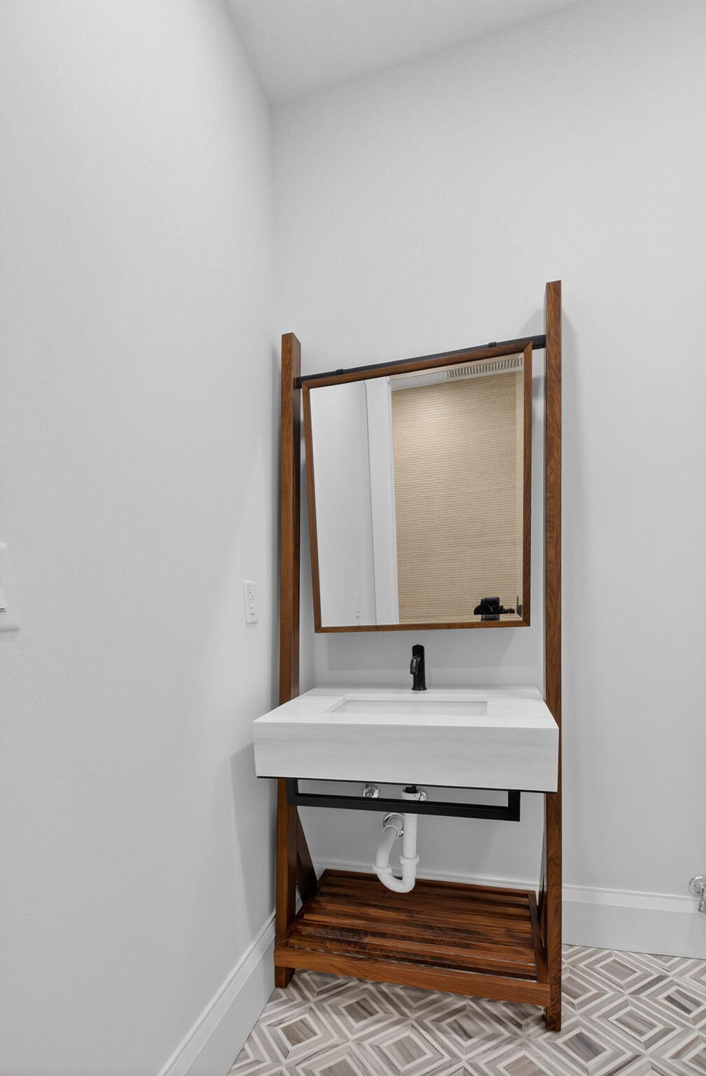 WOODFIELD COUNTRY CLUB - Residential