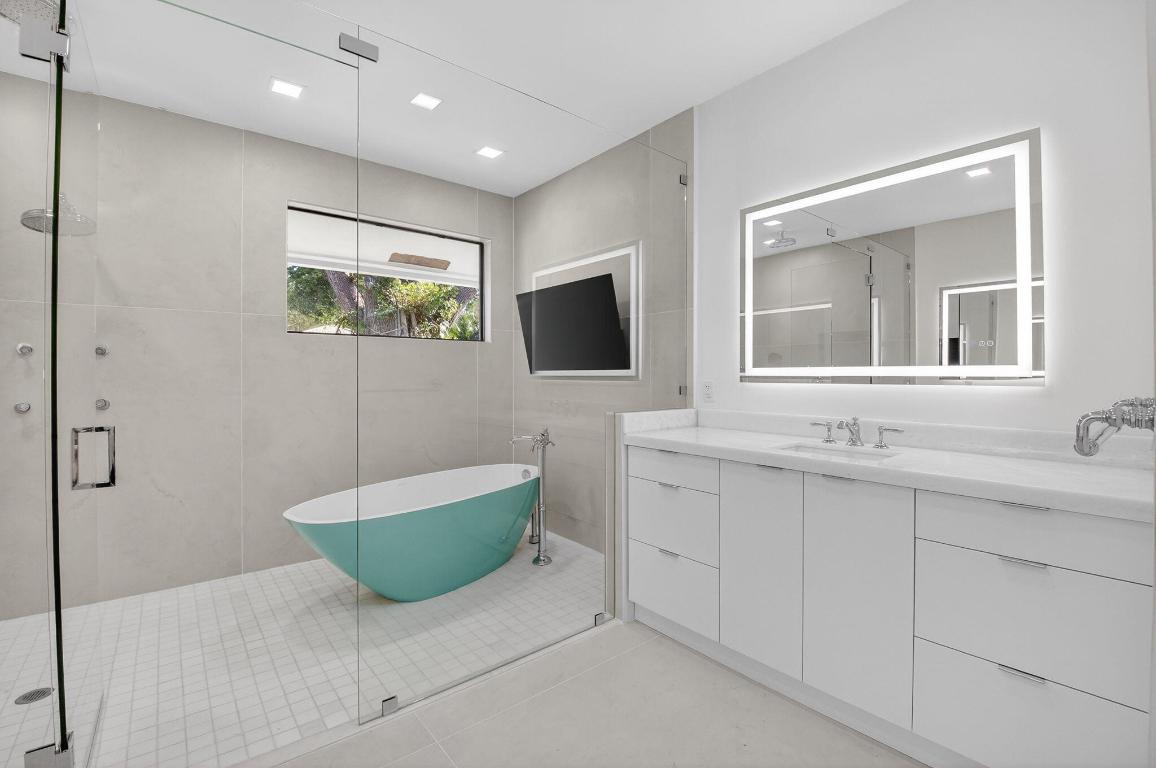 WOODFIELD COUNTRY CLUB - Residential