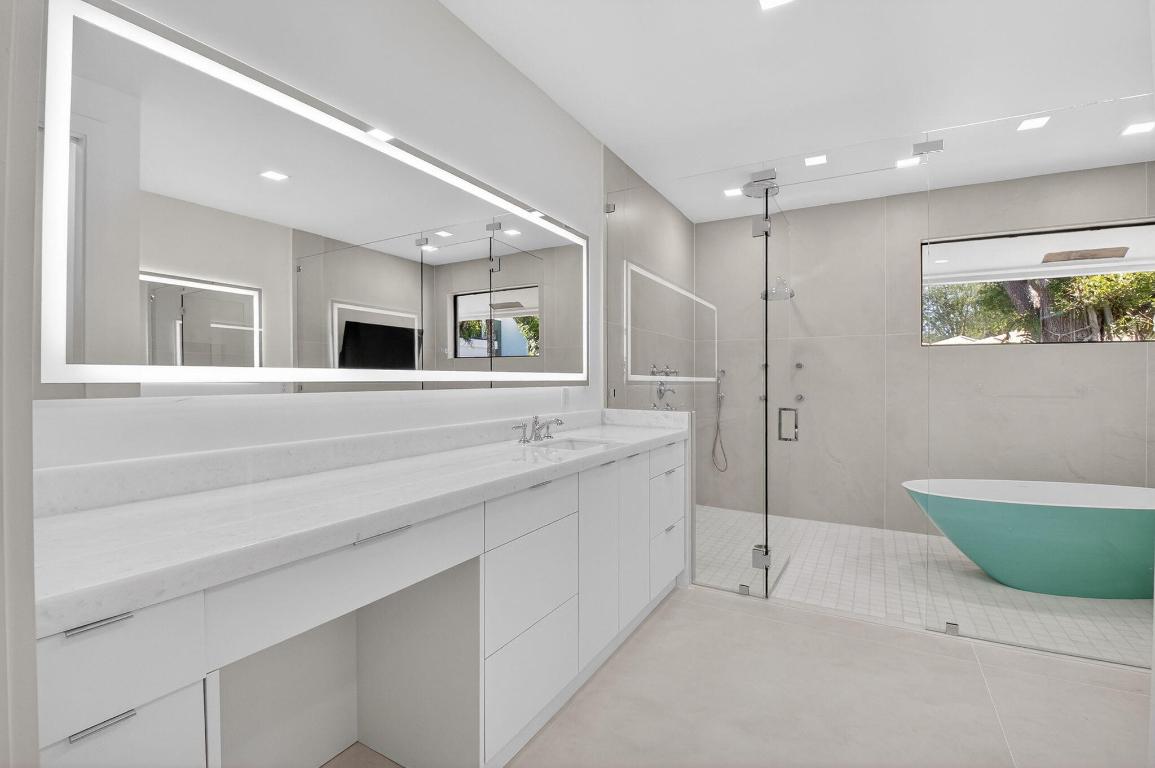 WOODFIELD COUNTRY CLUB - Residential