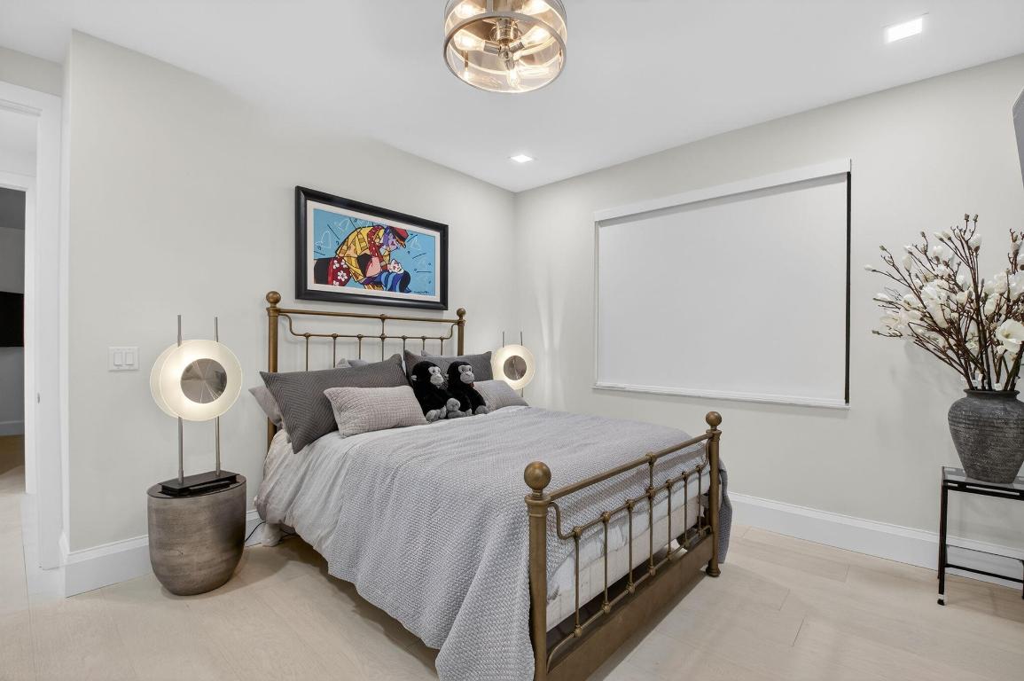 WOODFIELD COUNTRY CLUB - Residential