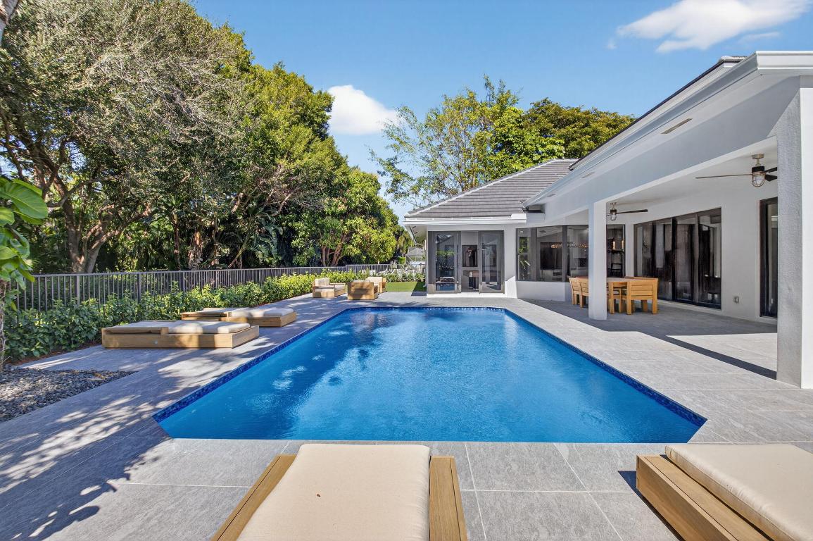 WOODFIELD COUNTRY CLUB - Residential