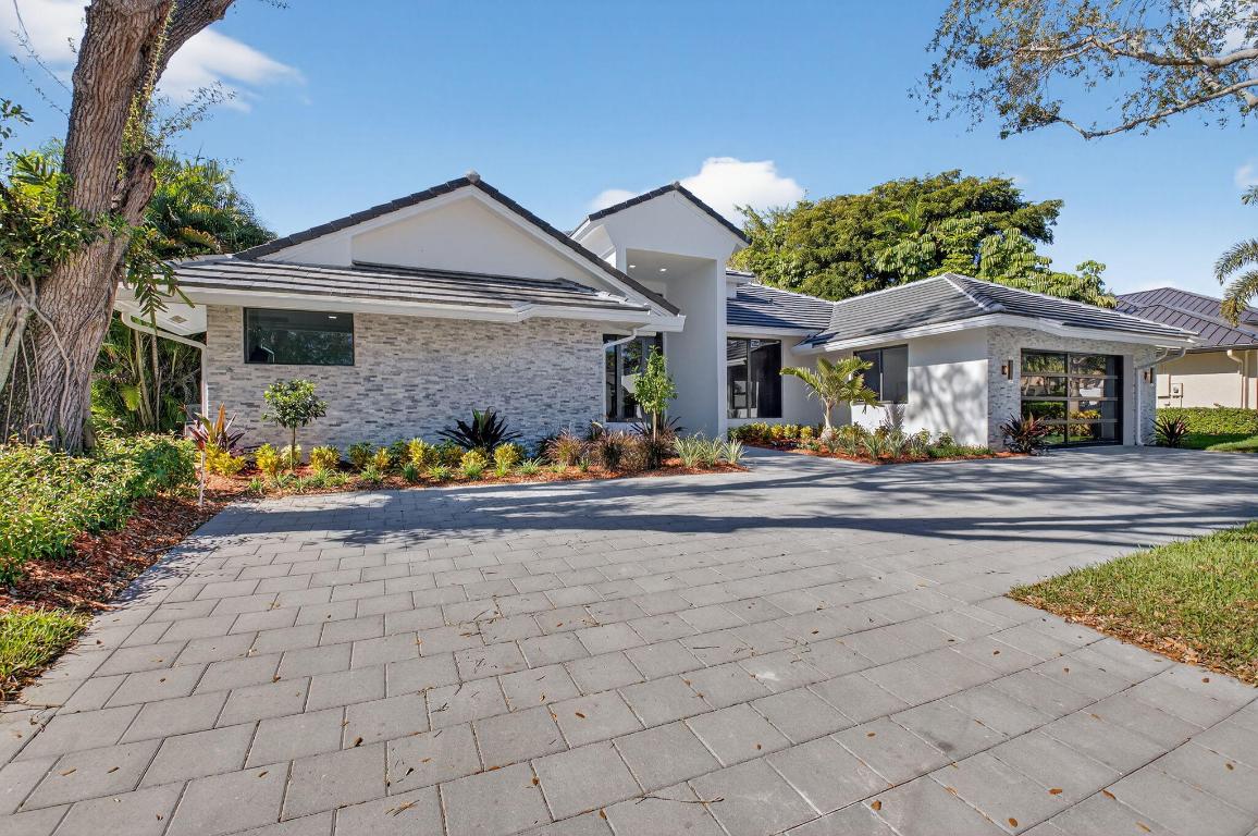 WOODFIELD COUNTRY CLUB - Residential