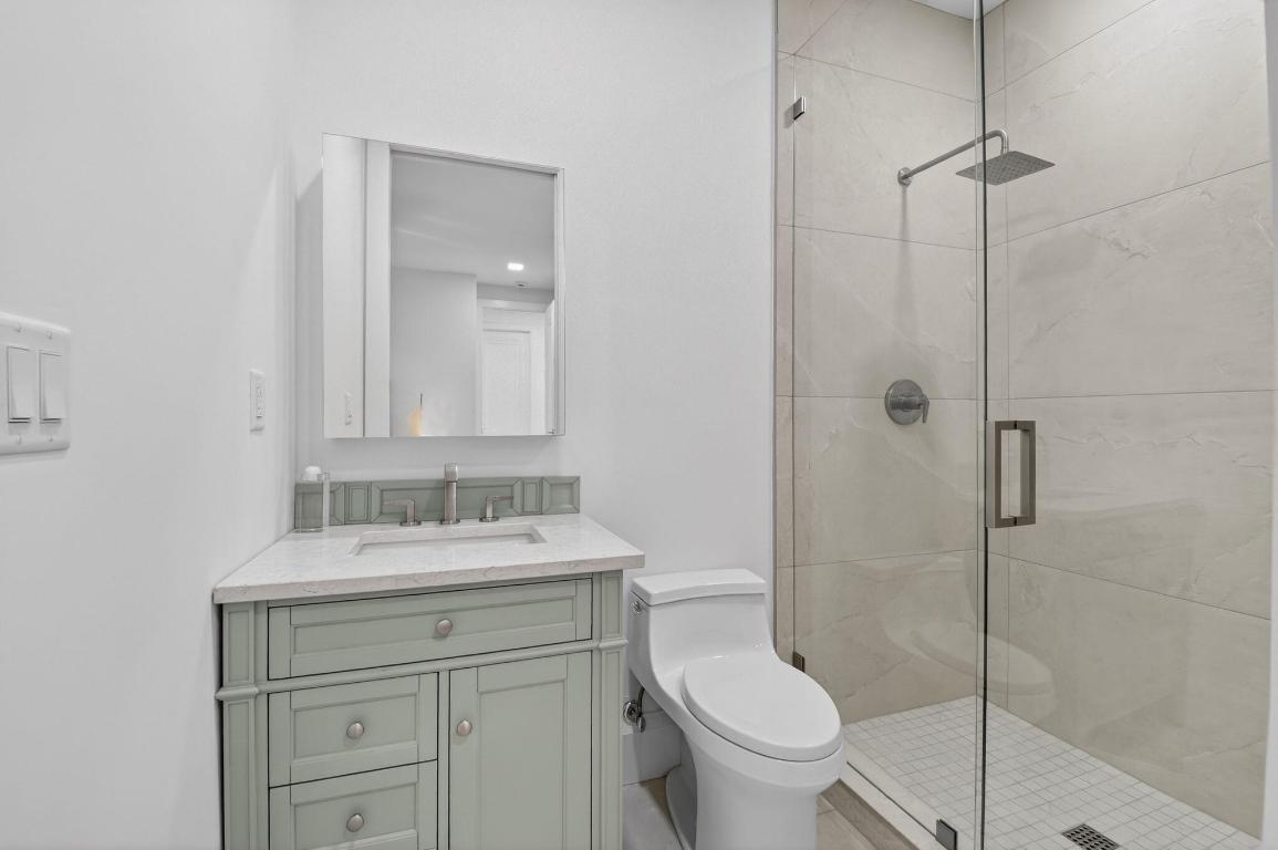 WOODFIELD COUNTRY CLUB - Residential