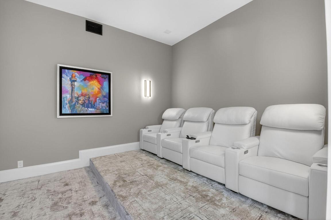 WOODFIELD COUNTRY CLUB - Residential