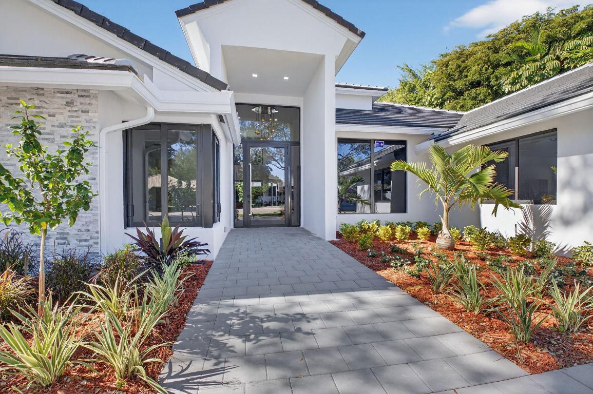 WOODFIELD COUNTRY CLUB - Residential