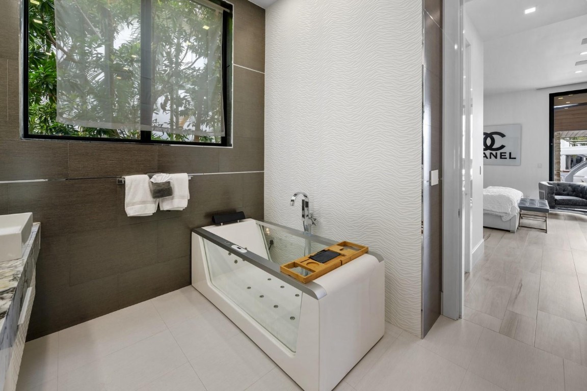 Gould Island 15-62 B - Residential