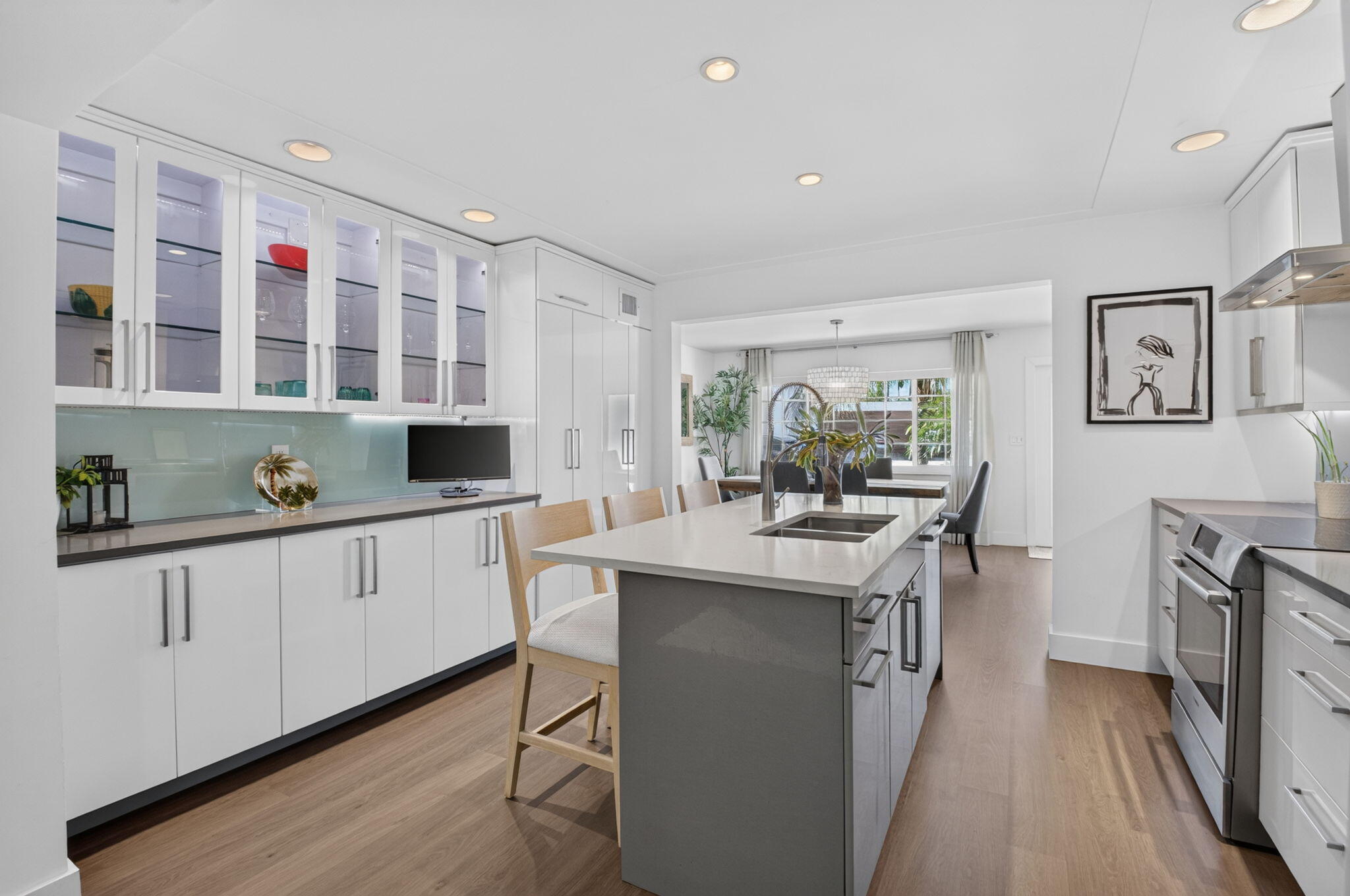 335 NE 7th Street