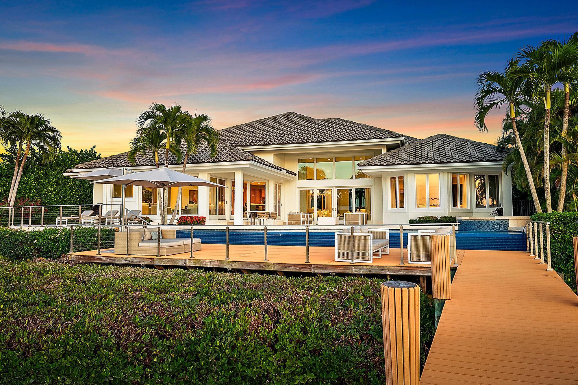 121 Commodore Drive