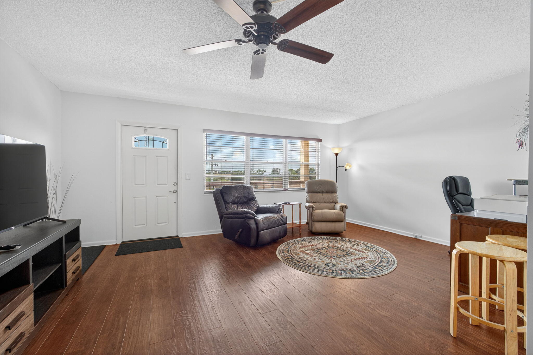 SOUTHAMPTON CONDO - Residential