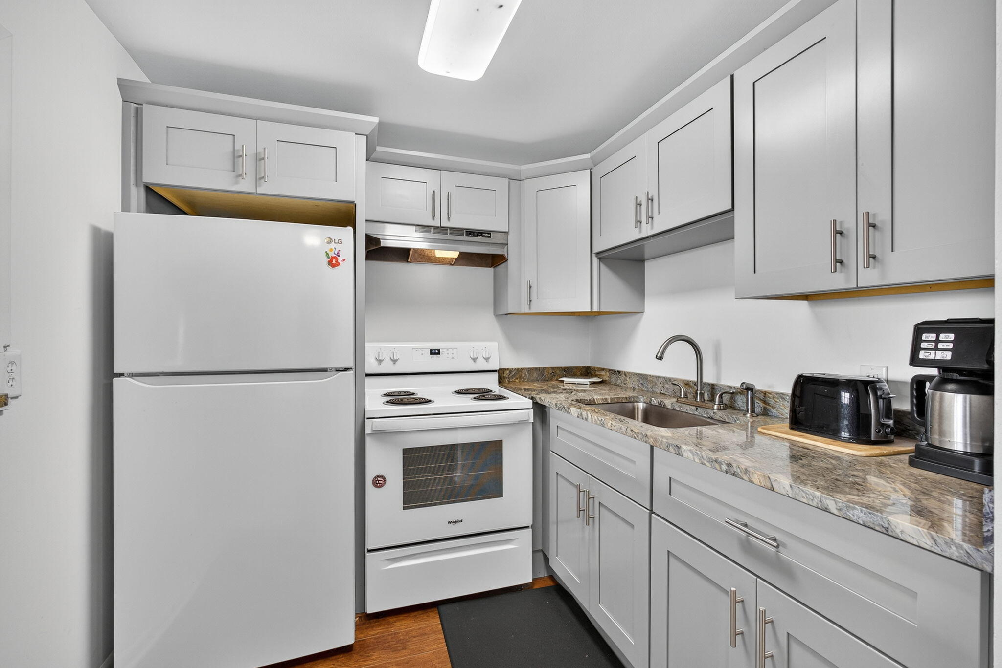 SOUTHAMPTON CONDO - Residential