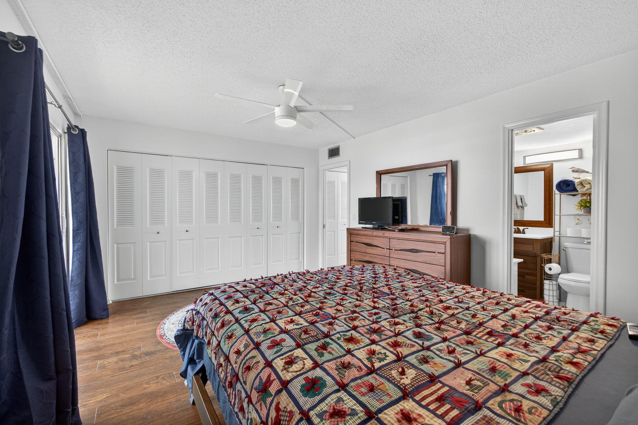 SOUTHAMPTON CONDO - Residential