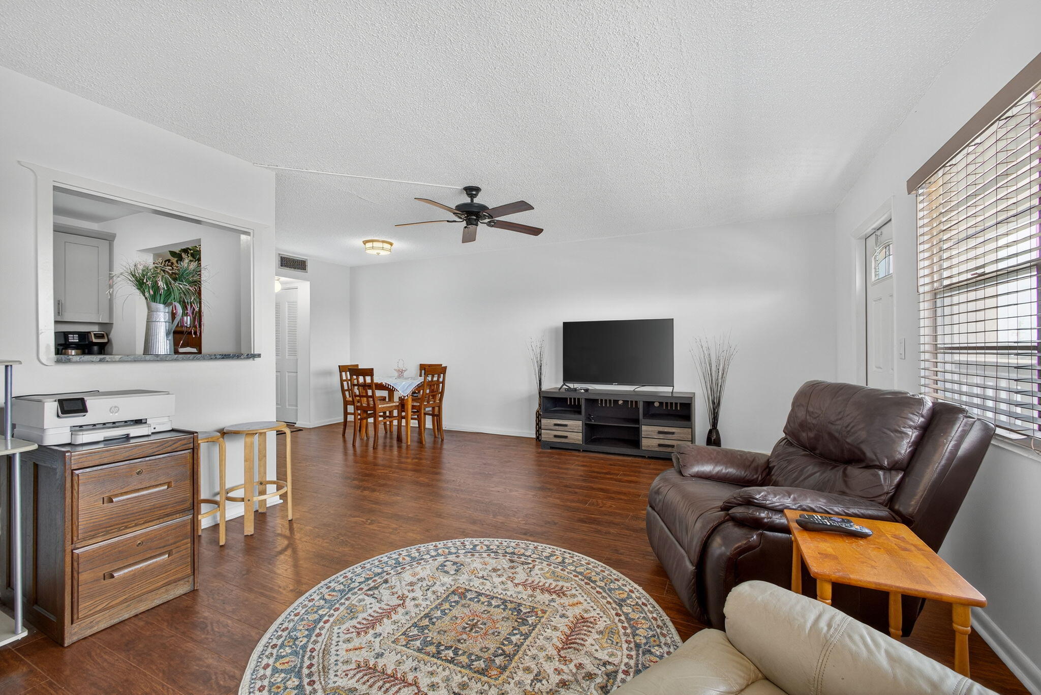 SOUTHAMPTON CONDO - Residential